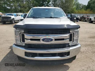2019 Ford F-350 with VIN 1FD8W3BT8KEF59372, listed as a Copart auction lot 57202484 with 216,006 mi miles and Salvage title. Bid and sale history available at DreamBid. Image 5.