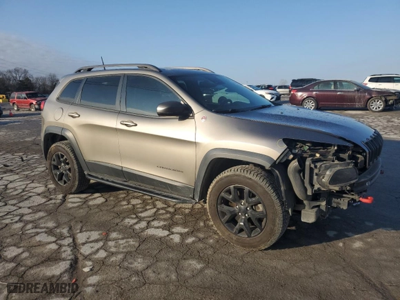 2016 Jeep Cherokee Trailhawk with VIN 1C4PJMBS9GW234601, listed as a Copart auction lot 42441165 with 177,796 mi miles and Clean Title. Bid and sale history available at carsss.com. Image 4.