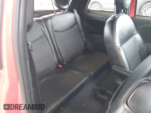 2017 FIAT 500e z VIN 3C3CFFGE2HT546074, wystawiony jako IAAI lot #42269995 z przebiegiem 42 782 mil mil oraz . Historia ofert i sprzedaży dostępna na DreamBid. Obrazek 8.