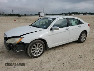 2013 Chrysler 200 Limited with VIN 1C3CCBCG9DN525905, listed as a Copart auction lot 54443675 with 210,991 mi miles and Salvage Title. Bid and sale history available at DreamBid. Image 1.