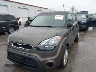 2012 Kia Soul + with VIN KNDJT2A67C7426869, listed as a IAAI auction lot 41941698 with 117,815 mi miles. Bid and sale history available at carsss.com. Image 18.