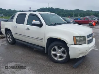 2011 Chevrolet Avalanche LTZ with VIN 3GNTKGE30BG202958, listed as a IAAI auction lot 42423650 with 249,305 mi miles and . Bid and sale history available at DreamBid. Image 1.