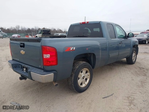 2009 Chevrolet Silverado 1500 LT with VIN 2GCEC29J591107227, listed as a IAAI auction lot 41394382 with 207,757 mi miles. Bid and sale history available at carsss.com. Image 4.