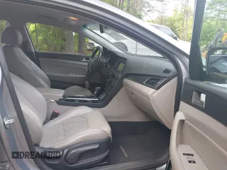 2015 Hyundai Sonata Limited with VIN 5NPE34AF3FH212491, listed as a IAAI auction lot 42195860 with 139,268 mi miles and . Bid and sale history available at carsss.com. Image 5.