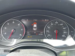 2014 Audi A6 Premium Plus z VIN WAUGFAFC2EN112438, wystawiony jako IAAI lot #42498202 z przebiegiem 145 794 mil mil oraz . Historia ofert i sprzedaży dostępna na DreamBid. Obrazek 7.