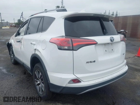 2018 Toyota RAV4 XLE with VIN 2T3WFREV0JW452030, listed as a IAAI auction lot 41915411 with 1 mi miles. Bid and sale history available at carsss.com. Image 3.