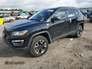 2018 Jeep Compass Trailhawk z VIN 3C4NJDDB6JT401899, wystawiony jako Copart lot #56569645 z przebiegiem 124 062 mil mil oraz Szkoda całkowita • Salvage title. Historia ofert i sprzedaży dostępna na DreamBid. Obrazek 1.