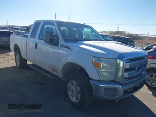 2016 Ford Super Duty F-250 SRW XLT with VIN 1FT7X2B62GEA13840, listed as a IAAI auction lot 41523113 with 139,215 mi miles. Bid and sale history available at carsss.com. Image 1.
