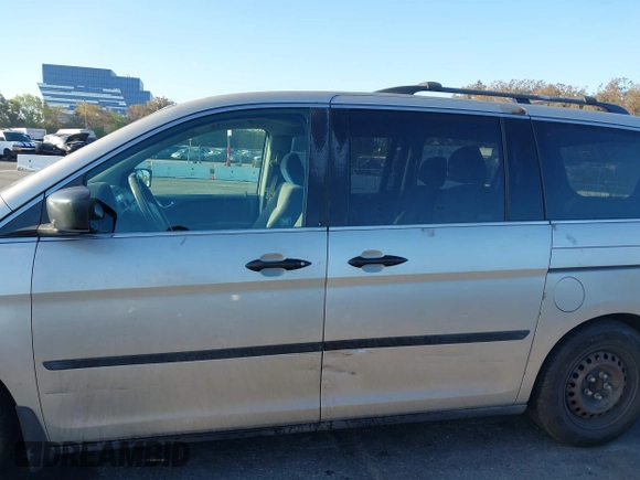 2006 Honda Odyssey LX with VIN 5FNRL382X6B070122, listed as a IAAI auction lot 41870970 with 243,026 mi miles. Bid and sale history available at carsss.com. Image 14.