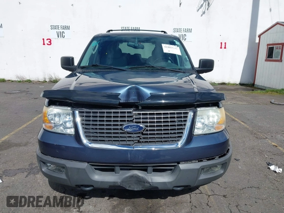 2004 Ford Expedition Special Service with VIN 1FMFU16L24LA56074, listed as a IAAI auction lot 41803262 with 86,169 mi miles. Bid and sale history available at carsss.com. Image 12.