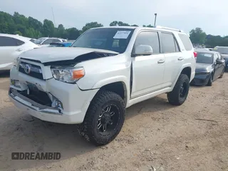 2011 Toyota 4Runner Trail z VIN JTEBU5JRXB5058223, wystawiony jako IAAI lot #42277953 z przebiegiem 269 868 mil mil oraz . Historia ofert i sprzedaży dostępna na DreamBid. Obrazek 2.