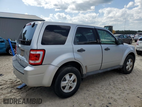2010 Ford Escape XLS z VIN 1FMCU0C77AKC97179, wystawiony jako Copart lot #64385055 z przebiegiem 164 525 mil mil oraz Czysty tytuł • Clean title. Historia ofert i sprzedaży dostępna na DreamBid. Obrazek 3.