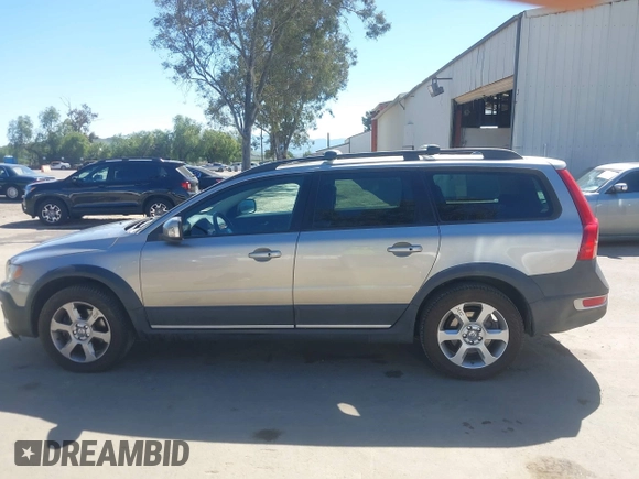 2008 Volvo XC70 with VIN YV4BZ982681006008, listed as a IAAI auction lot 41870625 with 248,341 mi miles. Bid and sale history available at carsss.com. Image 14.