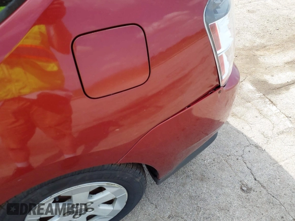 2005 Toyota Prius with VIN JTDKB20U853031729, listed as a IAAI auction lot 42122028 with 299,999 mi miles. Bid and sale history available at carsss.com. Image 6.
