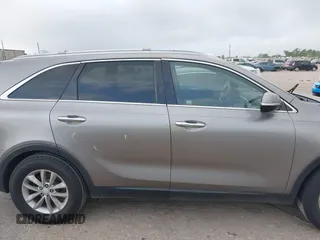 2016 Kia Sorento LX with VIN 5XYPG4A37GG020227, listed as a IAAI auction lot 41922573 with 265,155 mi miles. Bid and sale history available at carsss.com. Image 13.