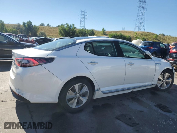 2014 Kia Optima Hybrid EX with VIN KNAGN4AD8E5073908, listed as a Copart auction lot 67795644 with 151,980 mi miles and Salvage Title. Bid and sale history available at carsss.com. Image 3.