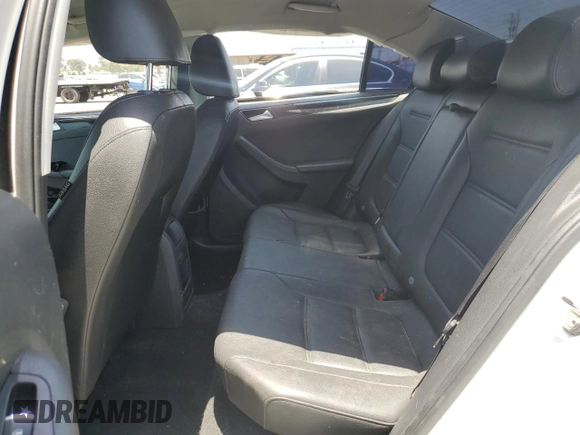 2017 Volkswagen Jetta SEL с VIN 3VWL17AJ0HM375063, выставлен на аукционе Copart как лот 61608925 с пробегом 181 108 миль миль и Списание • Salvage title. История ставок и продаж доступна на DreamBid. Изображение 10.
