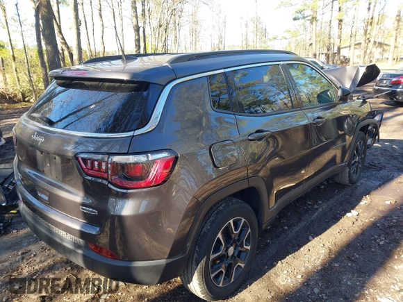 2022 Jeep Compass Latitude with VIN 3C4NJDBB8NT124794, listed as a IAAI auction lot 41817343 with 55,166 mi miles and . Bid and sale history available at DreamBid. Image 4.