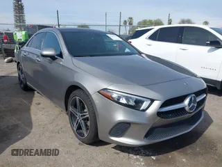 2019 Mercedes-Benz A 220 z VIN WDD3G4EB1KW025196, wystawiony jako IAAI lot #41861125 z przebiegiem 79 396 mil mil oraz . Historia ofert i sprzedaży dostępna na DreamBid. Obrazek 1.