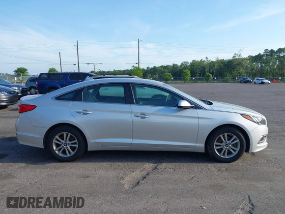 2017 Hyundai Sonata SE with VIN 5NPE24AF9HH502787, listed as a IAAI auction lot 42088941 with 123,511 mi miles. Bid and sale history available at carsss.com. Image 13.