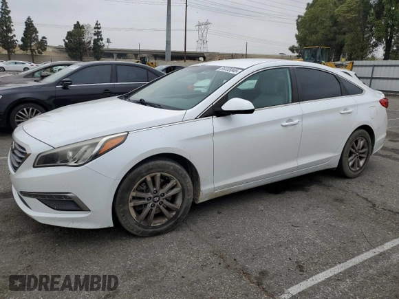 2015 Hyundai Sonata SE z VIN 5NPE24AF5FH008617, wystawiony jako Copart lot #55335045 z przebiegiem 139 671 mil mil oraz Czysty tytuł • Clean title. Historia ofert i sprzedaży dostępna na DreamBid. Obrazek 1.