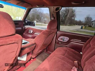 1997 GMC Sierra 3500 z VIN 1GTHC33J5VF005375, wystawiony jako IAAI lot #42298688 z przebiegiem 188 825 mil mil oraz . Historia ofert i sprzedaży dostępna na DreamBid. Obrazek 7.