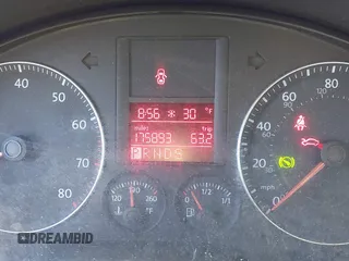 2009 Volkswagen Jetta SE с VIN 3VWRZ71K39M130352, выставлен на аукционе IAAI как лот 41831865 с пробегом 175 893 миль миль и . История ставок и продаж доступна на DreamBid. Изображение 7.