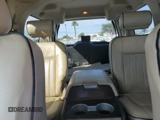 2005 Lincoln Navigator Luxury z VIN 5LMFU27535LJ20448, wystawiony jako Copart lot #45606605 z przebiegiem 221 452 mil mil oraz Czysty tytuł • Clean title. Historia ofert i sprzedaży dostępna na DreamBid. Obrazek 10.
