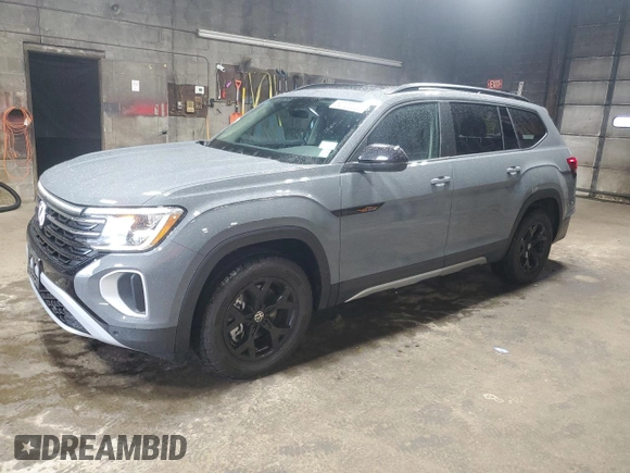 2024 Volkswagen Atlas Peak Edition SE with VIN 1V2CR2CA1RC567900, listed as a Copart auction lot 62120085 with 10,030 mi miles and Salvage title. Bid and sale history available at DreamBid. Image 1.