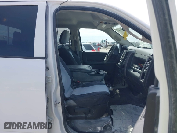 2017 Ram 1500 Express z VIN 1C6RR7KG1HS820322, wystawiony jako IAAI lot #42192578 z przebiegiem 155 574 mil mil oraz . Historia ofert i sprzedaży dostępna na DreamBid. Obrazek 5.