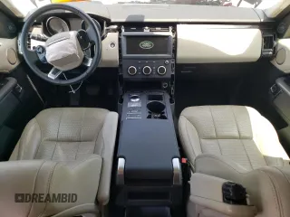2019 Land Rover Discovery SE with VIN SALRG2RV0K2401898, listed as a Copart auction lot 69344504 with 31,548 mi miles and Salvage Title. Bid and sale history available at carsss.com. Image 8.