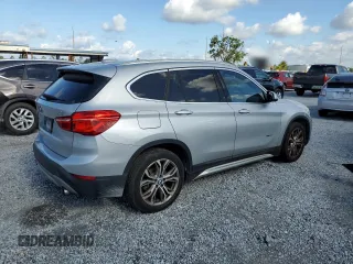 2017 BMW X1 xDrive28i z VIN WBXHT3C33H5F83332, wystawiony jako Copart lot #56971935 z przebiegiem 110 248 mil mil oraz Tytuł czysty. Historia ofert i sprzedaży dostępna na DreamBid. Obrazek 3.