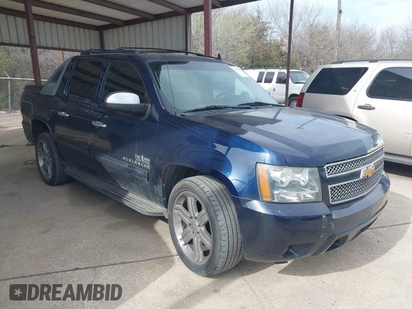 2012 Chevrolet Avalanche LT with VIN 3GNMCFE00CG274892, listed as a IAAI auction lot 41792001 with 169,920 mi miles. Bid and sale history available at carsss.com. Image 1.