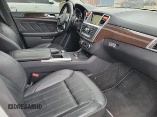 2015 Mercedes-Benz GL-Class GL 450 with VIN 4JGDF6EE2FA517080, listed as a IAAI auction lot 41640032 with 136,625 mi miles. Bid and sale history available at carsss.com. Image 5.