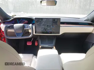 2021 Tesla Model S Long Range z VIN 5YJSA1E51MF436329, wystawiony jako IAAI lot #41918018 z przebiegiem 44 029 mil mil oraz . Historia ofert i sprzedaży dostępna na DreamBid. Obrazek 5.