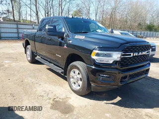 2024 Ram 2500 Big Horn z VIN 3C6UR5DL2RG244905, wystawiony jako IAAI lot #41875496 z przebiegiem 14 645 mil mil oraz . Historia ofert i sprzedaży dostępna na DreamBid. Obrazek 1.