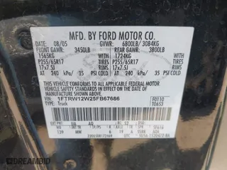 2005 Ford F-150 XLT with VIN 1FTRW12W25FB67686, listed as a IAAI auction lot 41530898 with 162,664 mi miles. Bid and sale history available at carsss.com. Image 9.