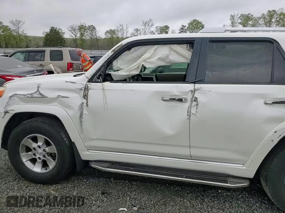 2013 Toyota 4Runner SR5 z VIN JTEZU5JR4D5057487, wystawiony jako Copart lot #51703755 z przebiegiem 119 883 mil mil oraz Szkoda całkowita • Salvage title. Historia ofert i sprzedaży dostępna na DreamBid. Obrazek 12.