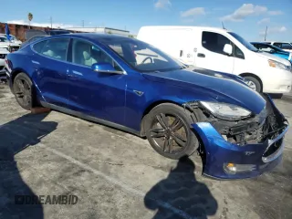 2015 Tesla Model S 85D with VIN 5YJSA1E21FF114010, listed as a Copart auction lot 48597885 with 196,670 mi miles and Salvage Title. Bid and sale history available at carsss.com. Image 4.