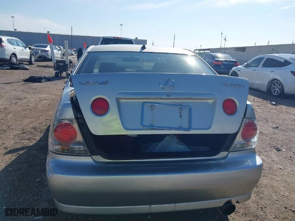 2003 Lexus IS 300 with VIN JTHBD192X30072155, listed as a IAAI auction lot 40946081 with 186,326 mi miles. Bid and sale history available at carsss.com. Image 17.