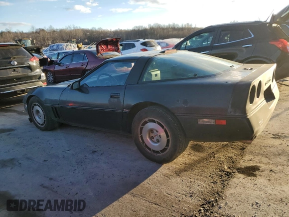 1986 Chevrolet Corvette z VIN 1G1YY0786G5105915, wystawiony jako Copart lot #88309815 z przebiegiem 87 655 mil mil oraz Czysty tytuł • Clean title. Historia ofert i sprzedaży dostępna na DreamBid. Obrazek 2.
