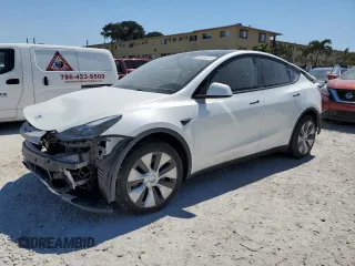 2023 Tesla Model Y Long Range with VIN 7SAYGDEEXPF770800, listed as a Copart auction lot 48324515 with 25,205 mi miles and Salvage Title. Bid and sale history available at DreamBid. Image 1.