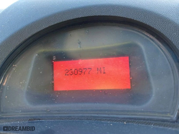 2005 Pontiac Grand Prix with VIN 2G2WP522951195596, listed as a IAAI auction lot 41398363 with 230,977 mi miles. Bid and sale history available at carsss.com. Image 14.