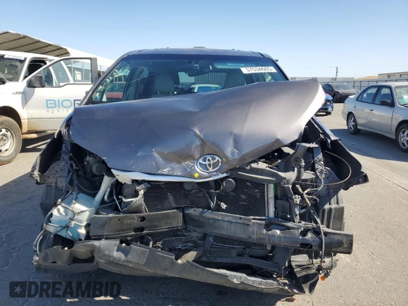 2014 Toyota Sienna XLE z VIN 5TDYK3DC7ES452163, wystawiony jako Copart lot #57534605 z przebiegiem 174 794 mil mil oraz Szkoda całkowita • Salvage title. Historia ofert i sprzedaży dostępna na DreamBid. Obrazek 5.