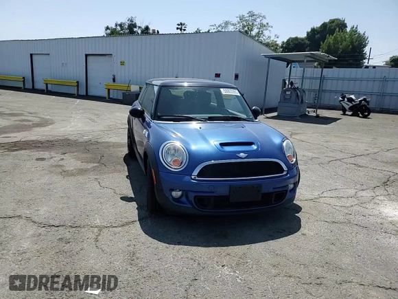2013 MINI Hardtop S with VIN WMWSV3C53DT391200, listed as a Copart auction lot 59903365 with 48,654 mi miles and Salvage title. Bid and sale history available at DreamBid. Image 13.