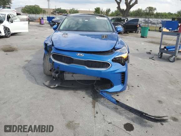 2018 Kia Stinger Premium with VIN KNAE25LA1J6014938, listed as a Copart auction lot 50410295 with 93,668 mi miles and Salvage Title. Bid and sale history available at DreamBid. Image 5.