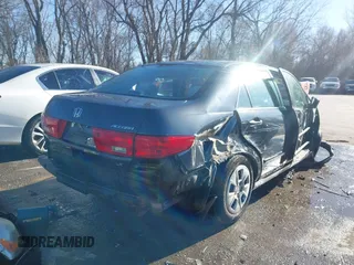 2005 Honda Accord LX z VIN 1HGCM56465A043558, wystawiony jako IAAI lot #41093521 z przebiegiem 190 731 mil mil oraz . Historia ofert i sprzedaży dostępna na DreamBid. Obrazek 4.