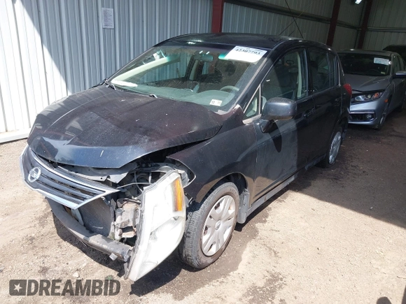 2011 Nissan Versa S z VIN 3N1BC1CP5BL500520, wystawiony jako IAAI lot #42307793 z przebiegiem 127 281 mil mil oraz . Historia ofert i sprzedaży dostępna na DreamBid. Obrazek 18.