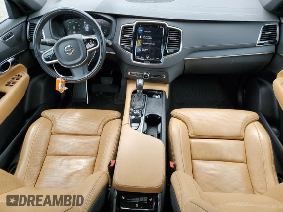2022 Volvo XC90 Inscription z VIN YV4A22PL9N1833773, wystawiony jako Copart lot #56111825 z przebiegiem 34 640 mil mil oraz Szkoda całkowita • Salvage title. Historia ofert i sprzedaży dostępna na DreamBid. Obrazek 8.
