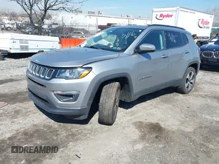 2017 Jeep Compass Latitude with VIN 3C4NJDBBXHT624119, listed as a IAAI auction lot 41827524 with 51,163 mi miles. Bid and sale history available at carsss.com. Image 17.